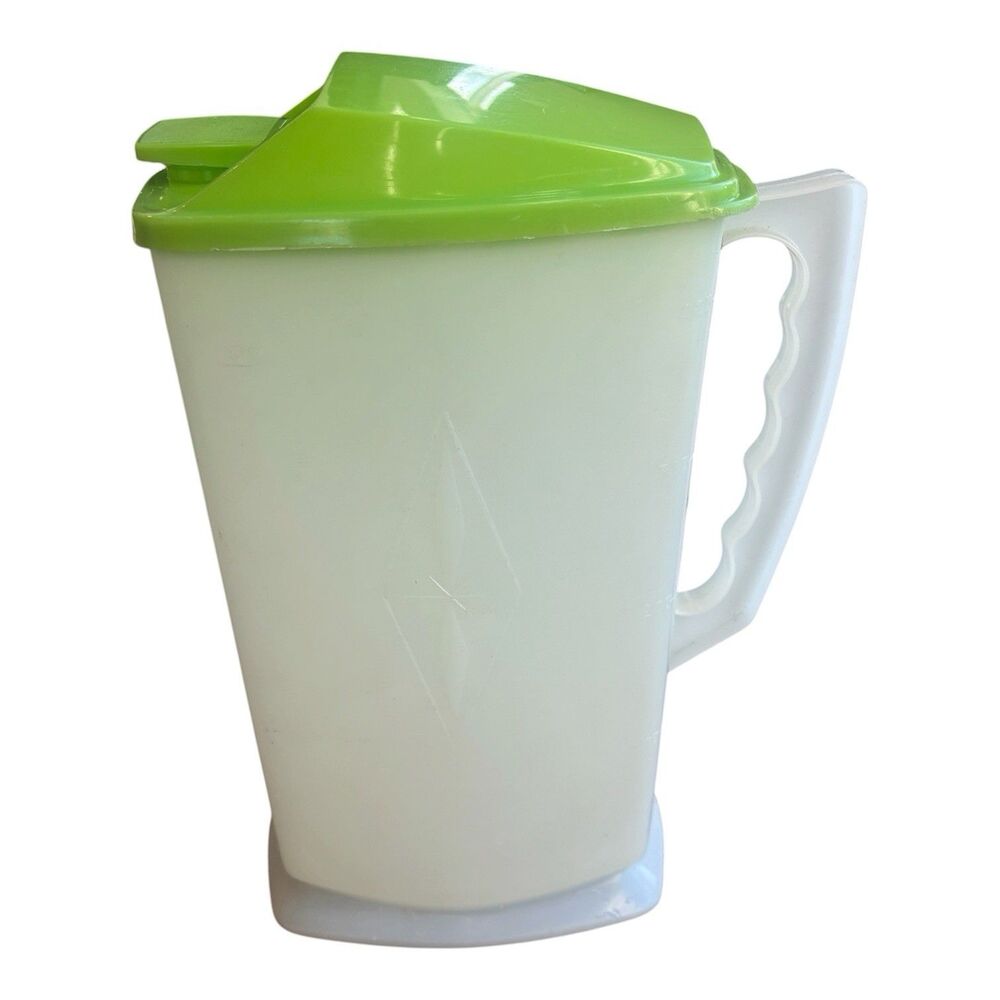 VTG Plastic Drink Pitcher 2 Qt Avocado Lime Green Flip Top Lid Diamond 10"⁠Retro